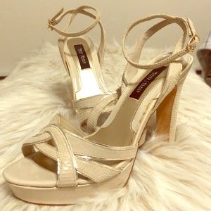 White House Black Market 4 inch heels